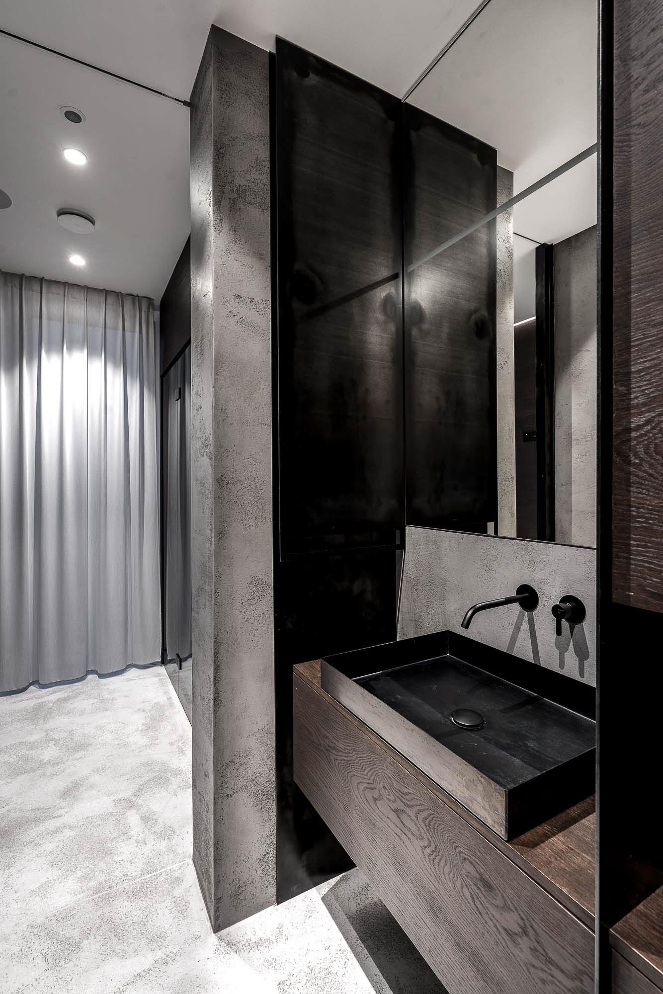 Domácí sauna se sprchou a relaxačním koutem ve vile Černošice | OOOOX