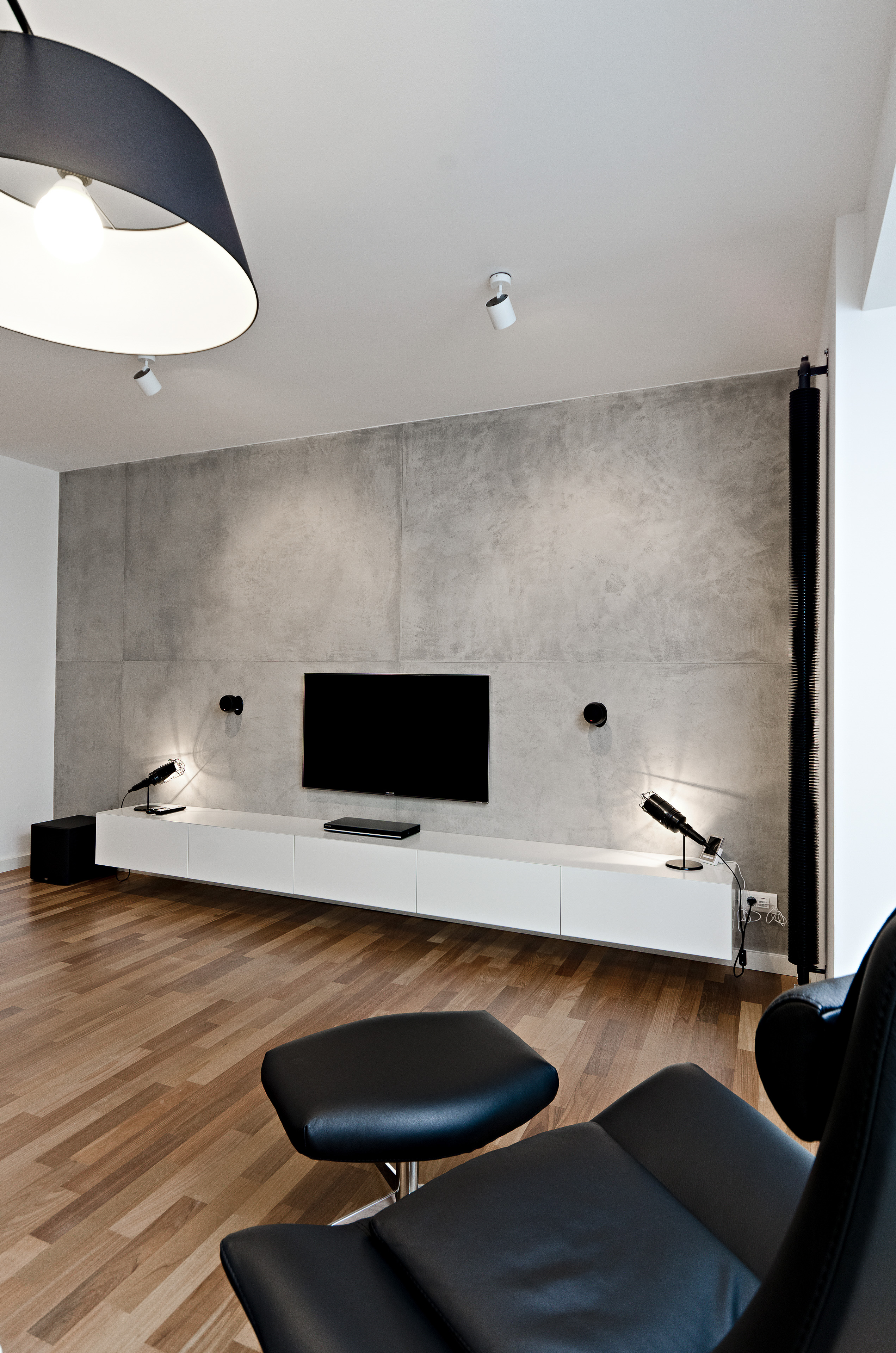 Obrázek - (Galerie) Obývací pokoj s betonovou stěrkou - 3