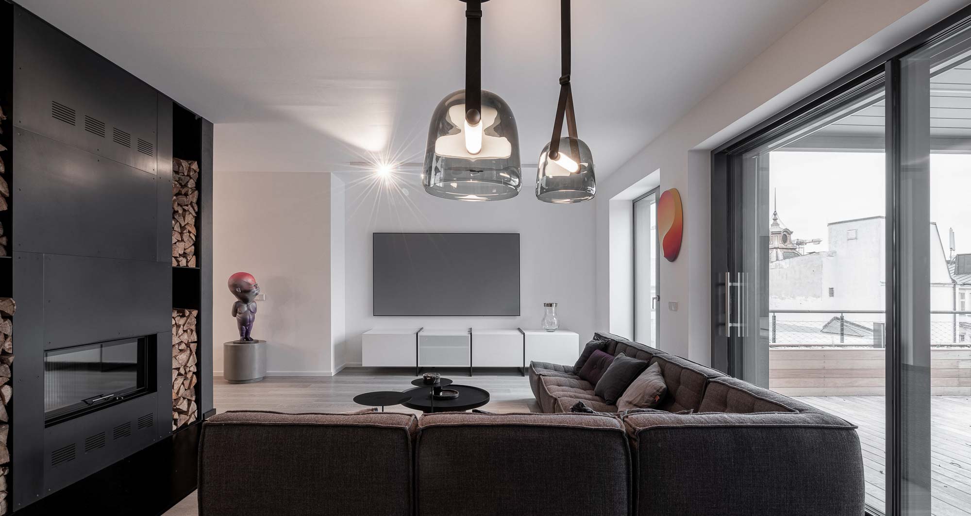 Image - (Blog) Living room with a fireplace in the centre - 4