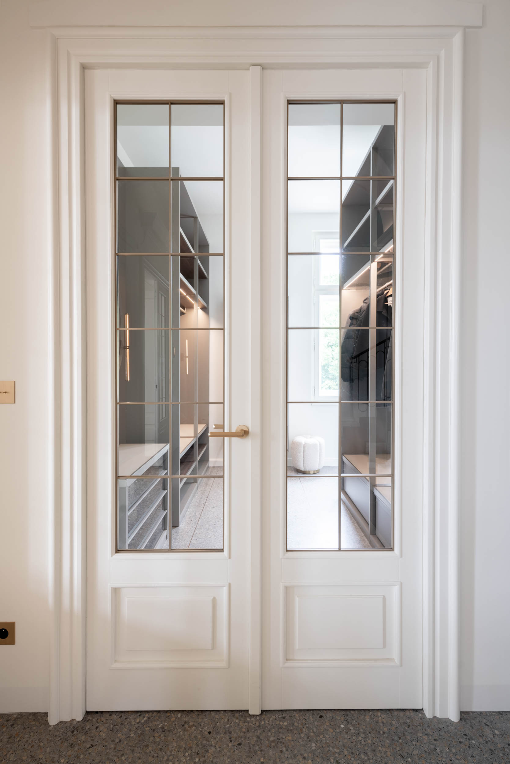 Detail of decorative doors in the reconstruction of Villa Vinohrady | OOOOX