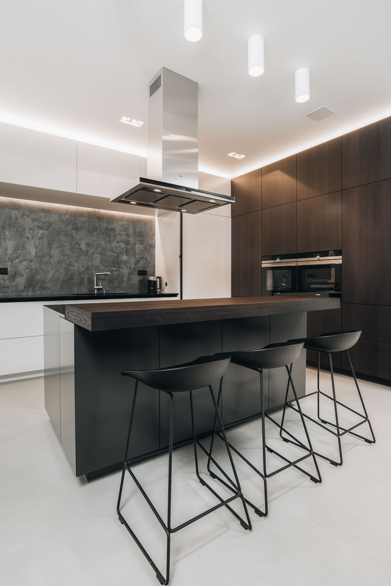 separate kitchen with island in renovated Letná apartment | OOOOX