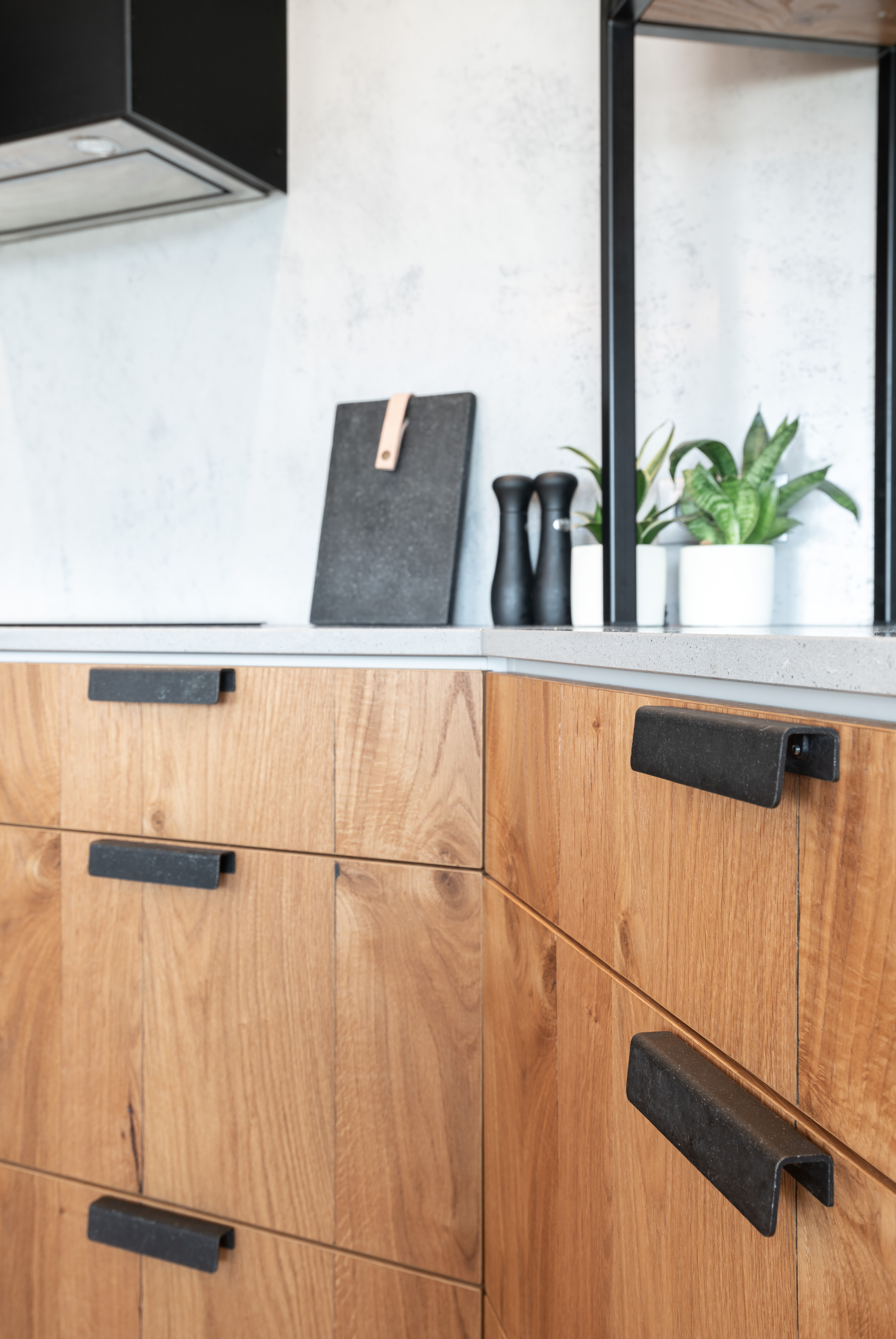 Industriální kuchyně se dřevem