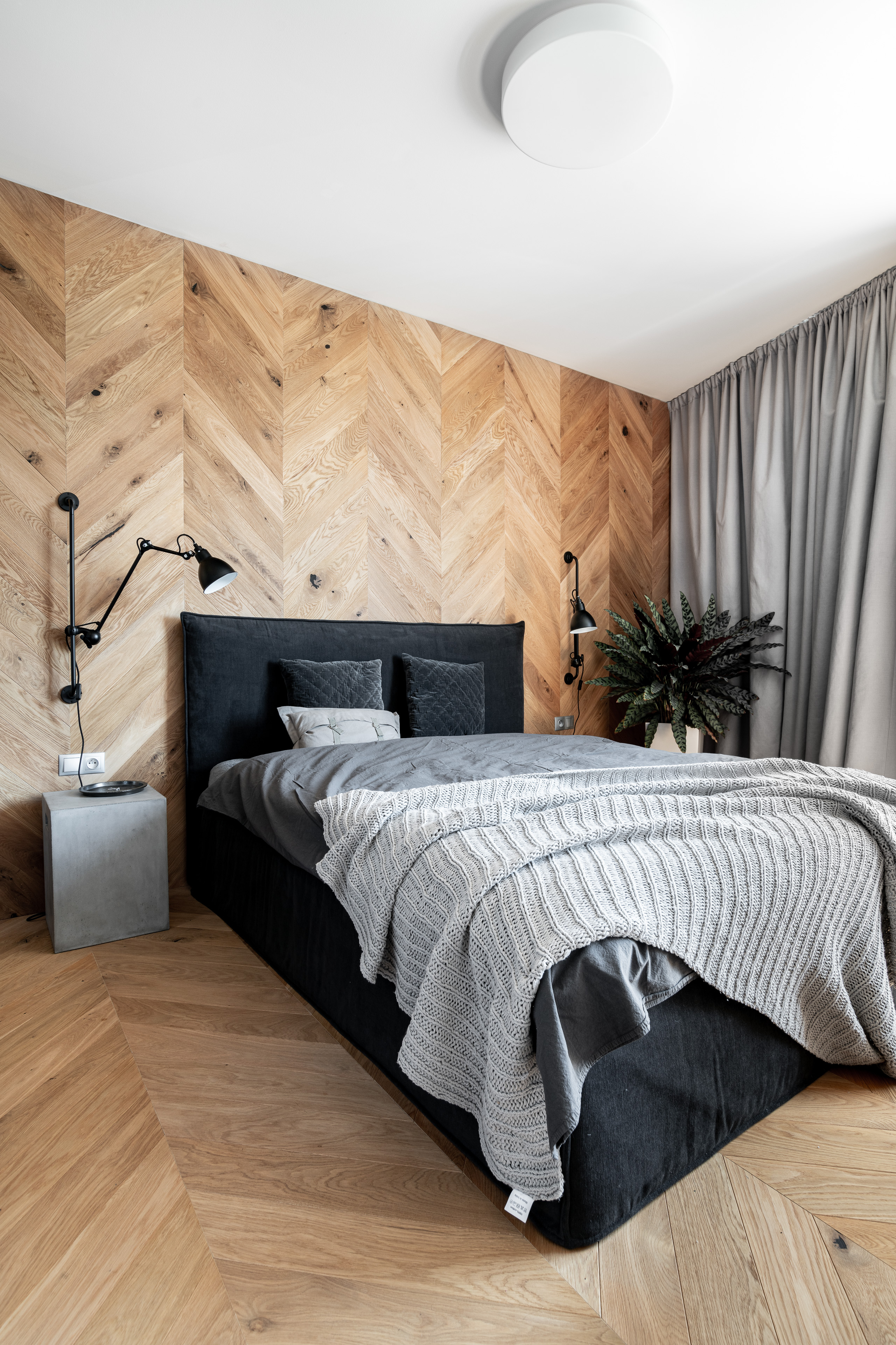 Obrázek - (Galerie) Ložnice s dřevěným obkladem - 2
