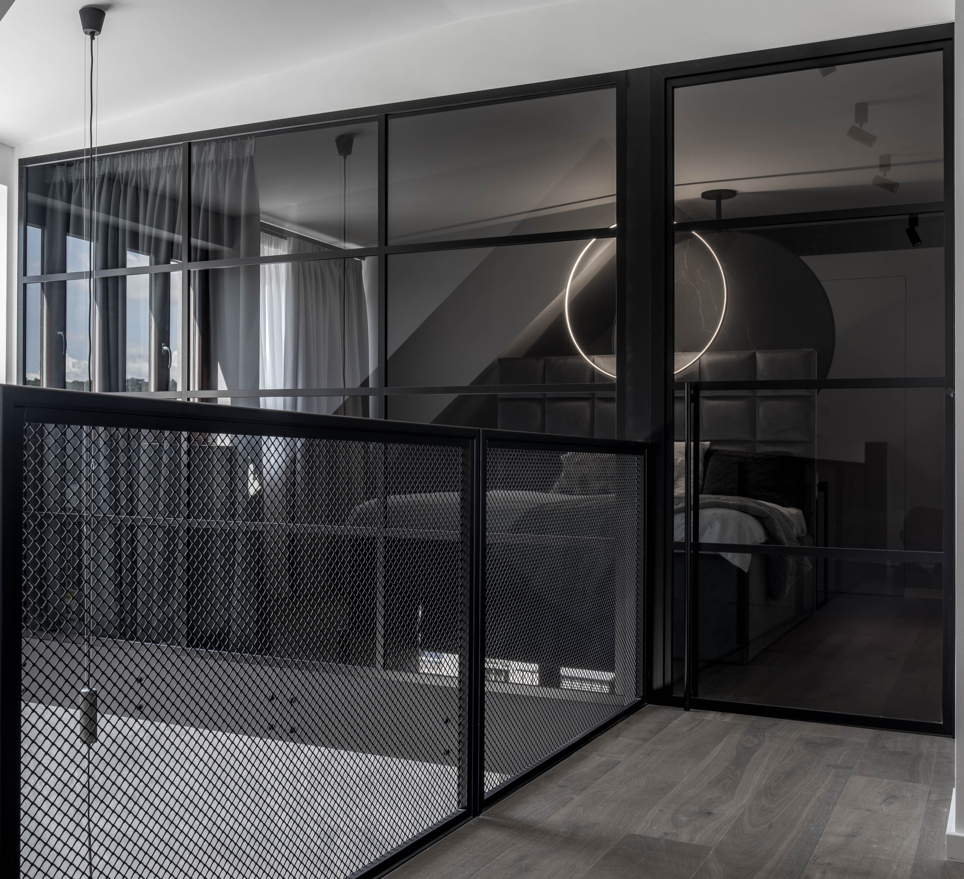 Obrázek - (Galerie) Ložnice s prosklenou příčkou