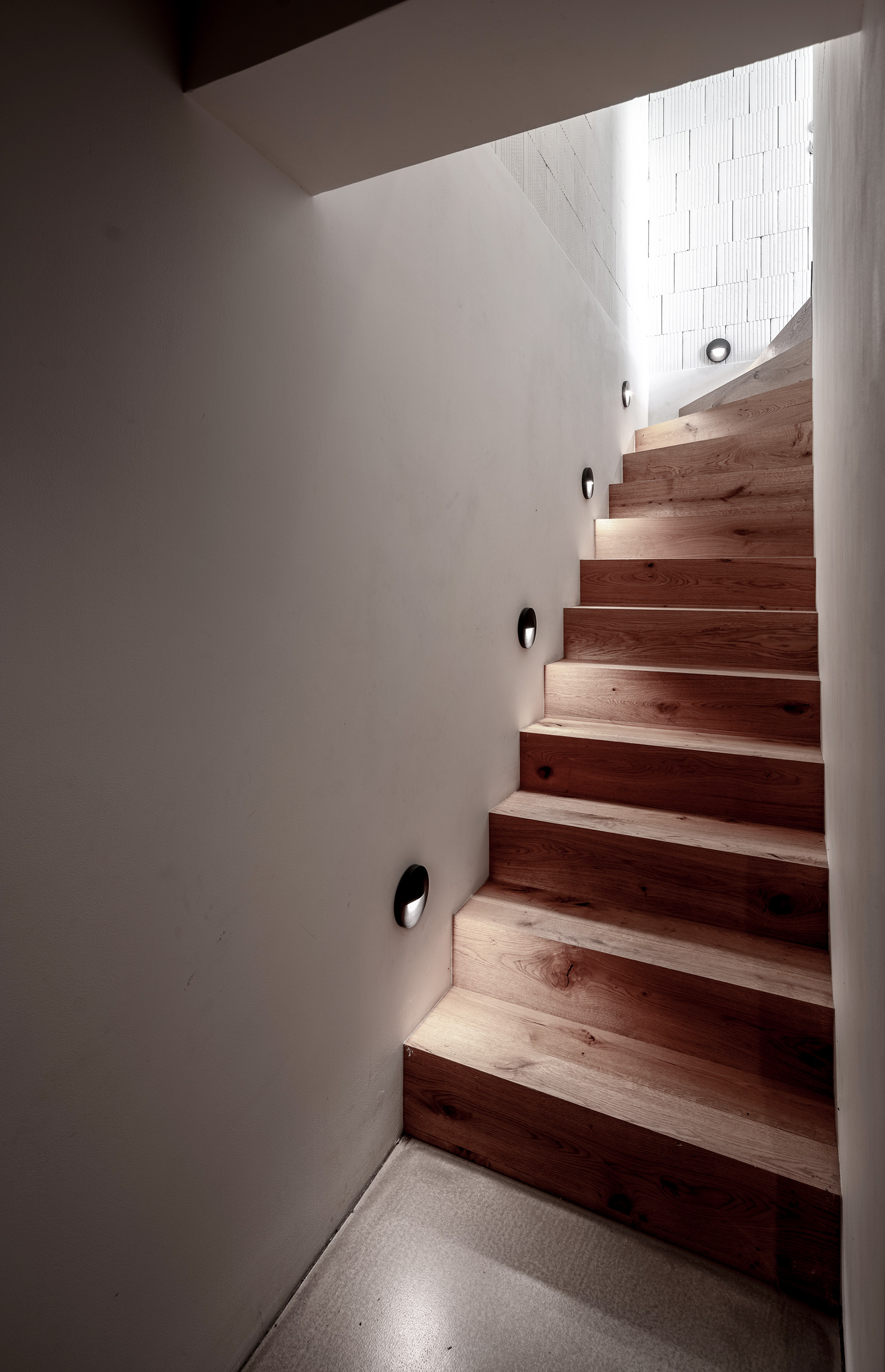 Image - (Gallery) The wooden spiral staircase in the interior