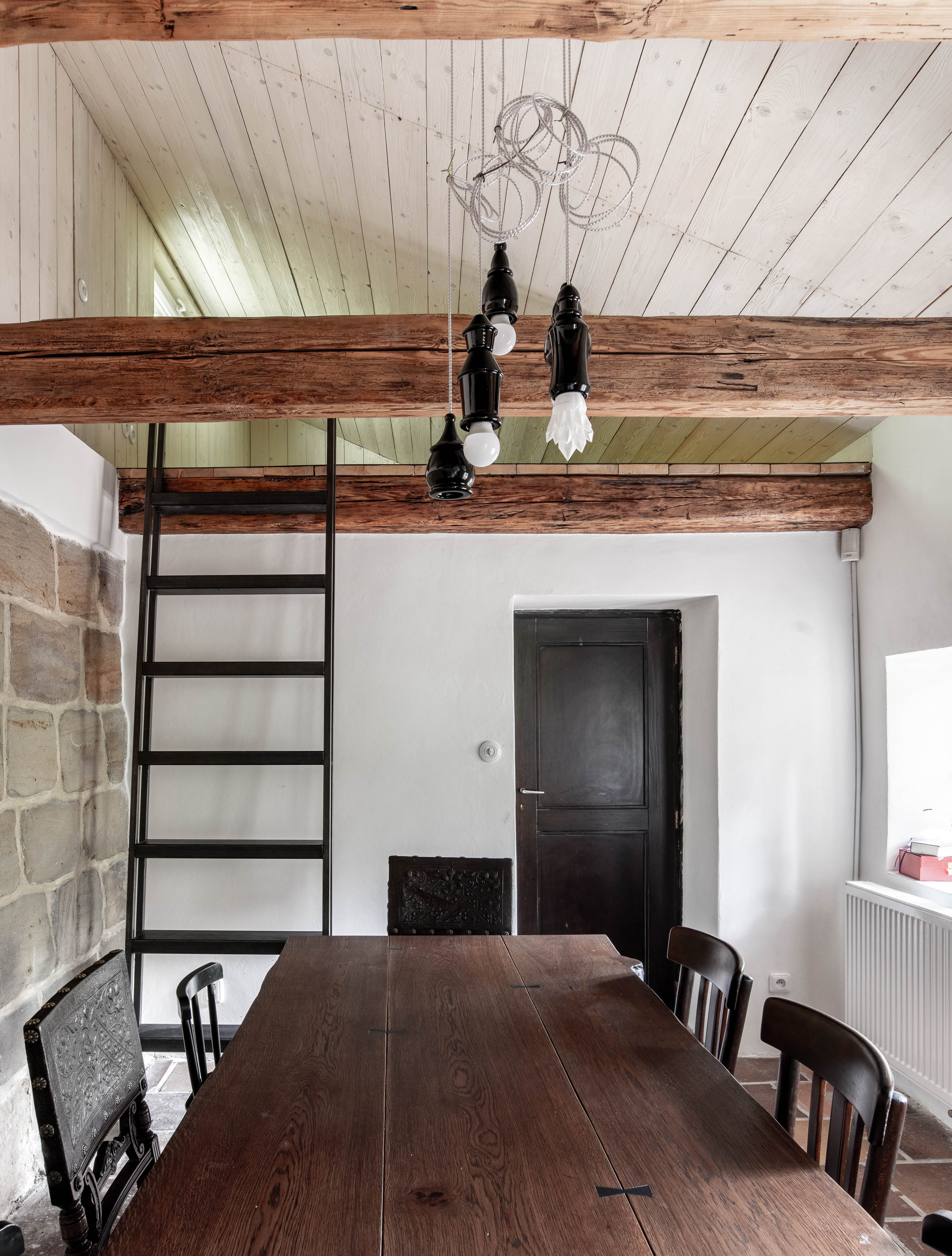 Image - (Gallery) Dining room with built-in floor