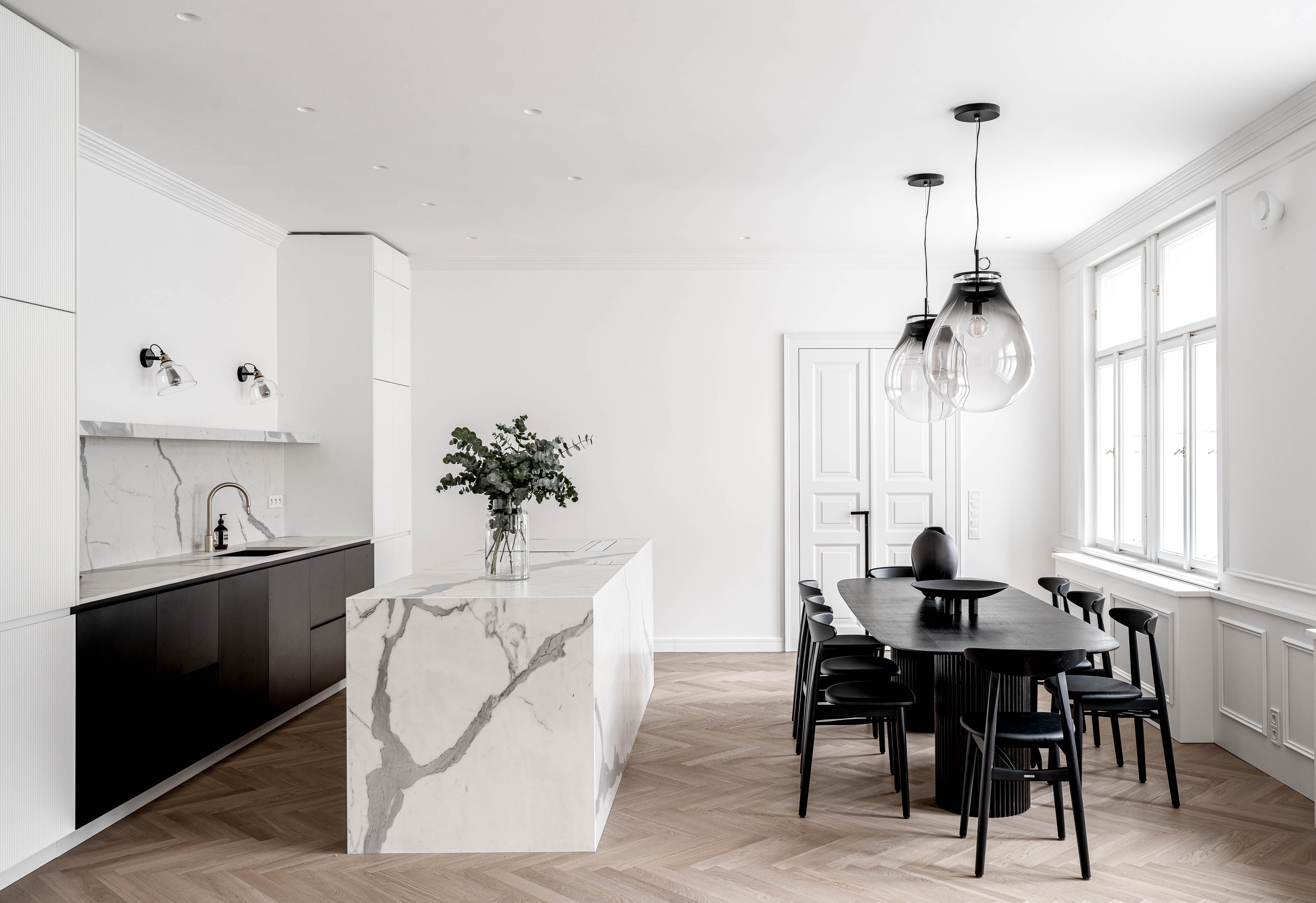 Image - (Gallery) Kitchen with marble island - 6