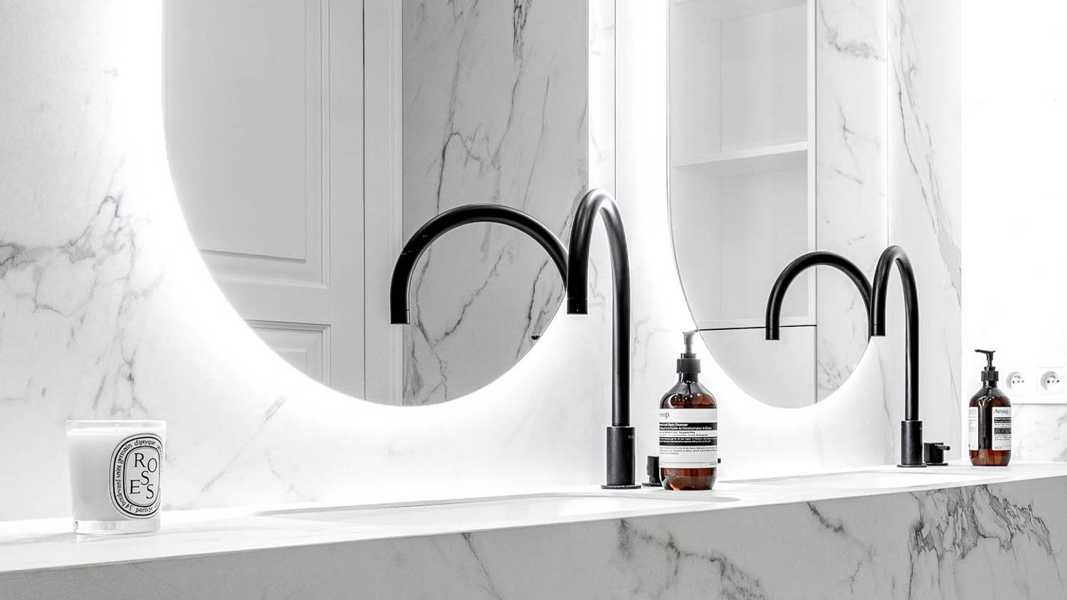 JIRIHO Z PODEBRAD - parisian elgance