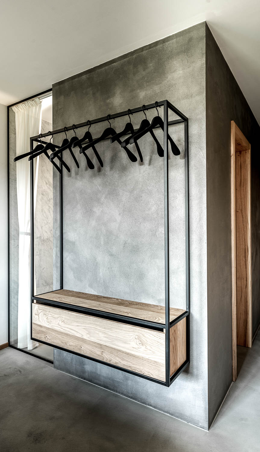 Obrázek - (Galerie) Zavěšená šatna