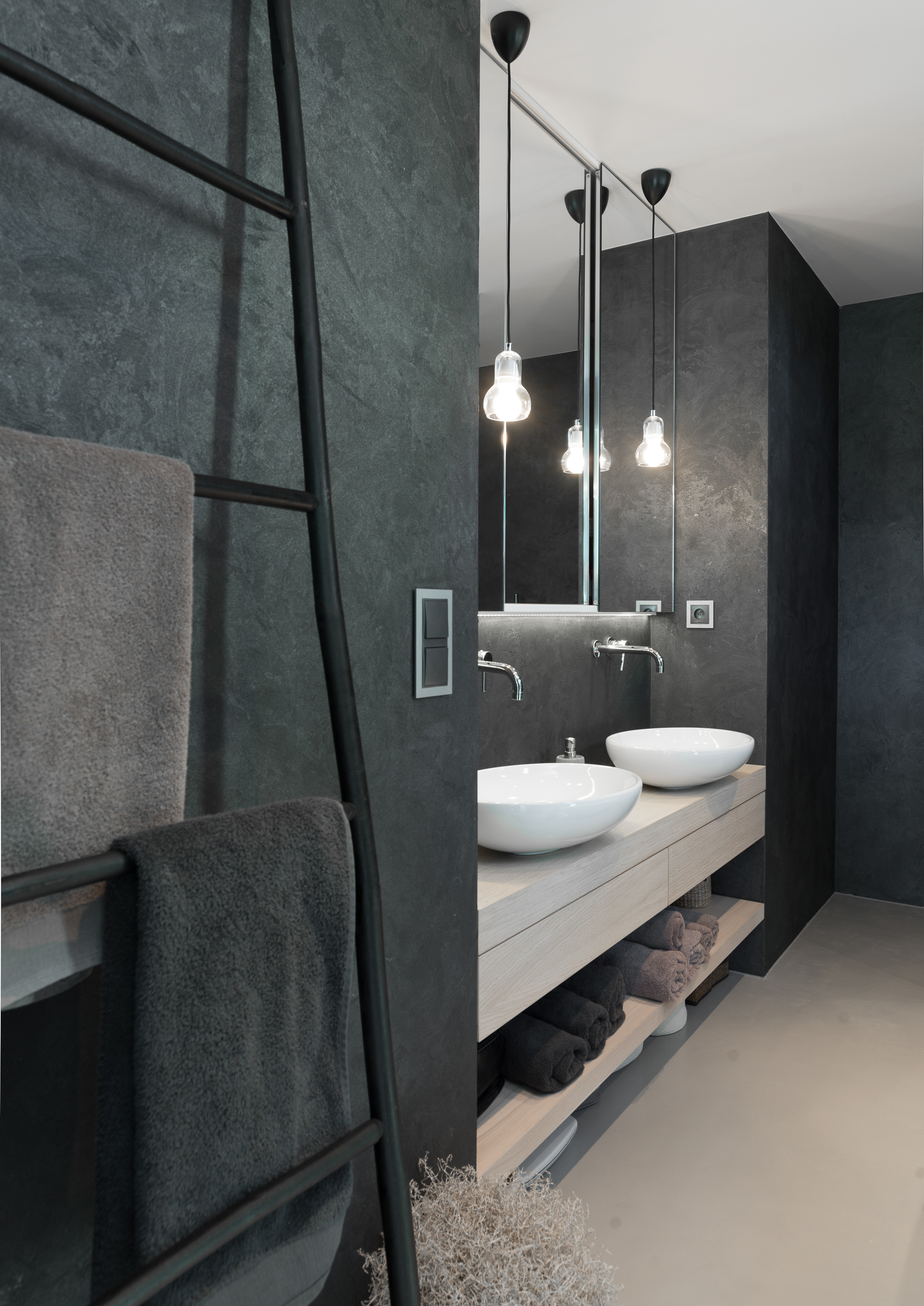 Image - (Gallery) Dark bathroom with squeegee