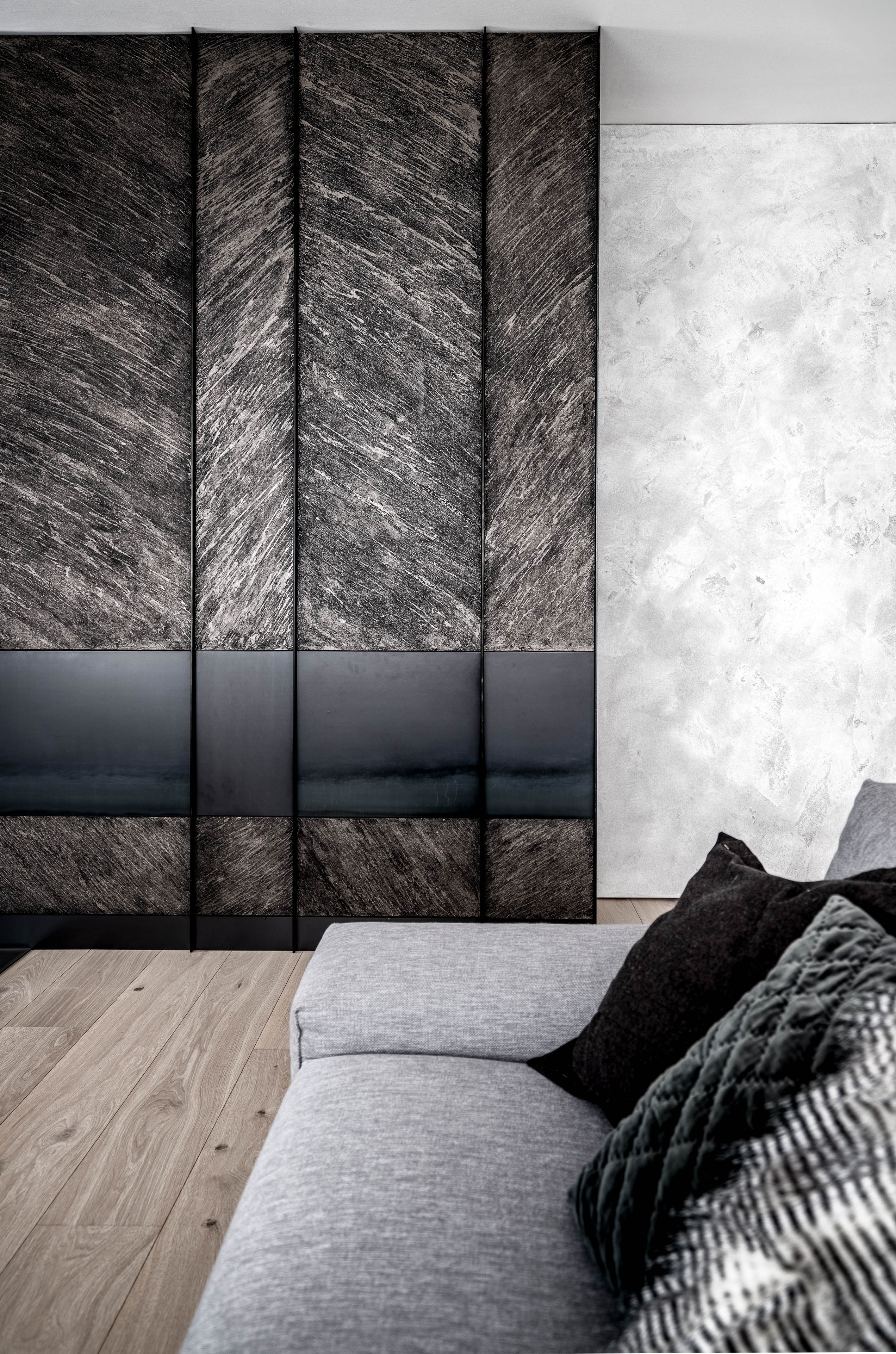 Image - (Gallery) Fireplace wall with geometric trowel - 4