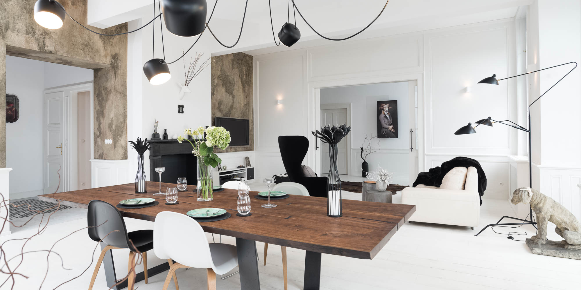 Three-metre solid walnut dining table, designer pendant light and textured decorative wall painting | Art Nouveau apartment interior reconstruction design by OOOOX