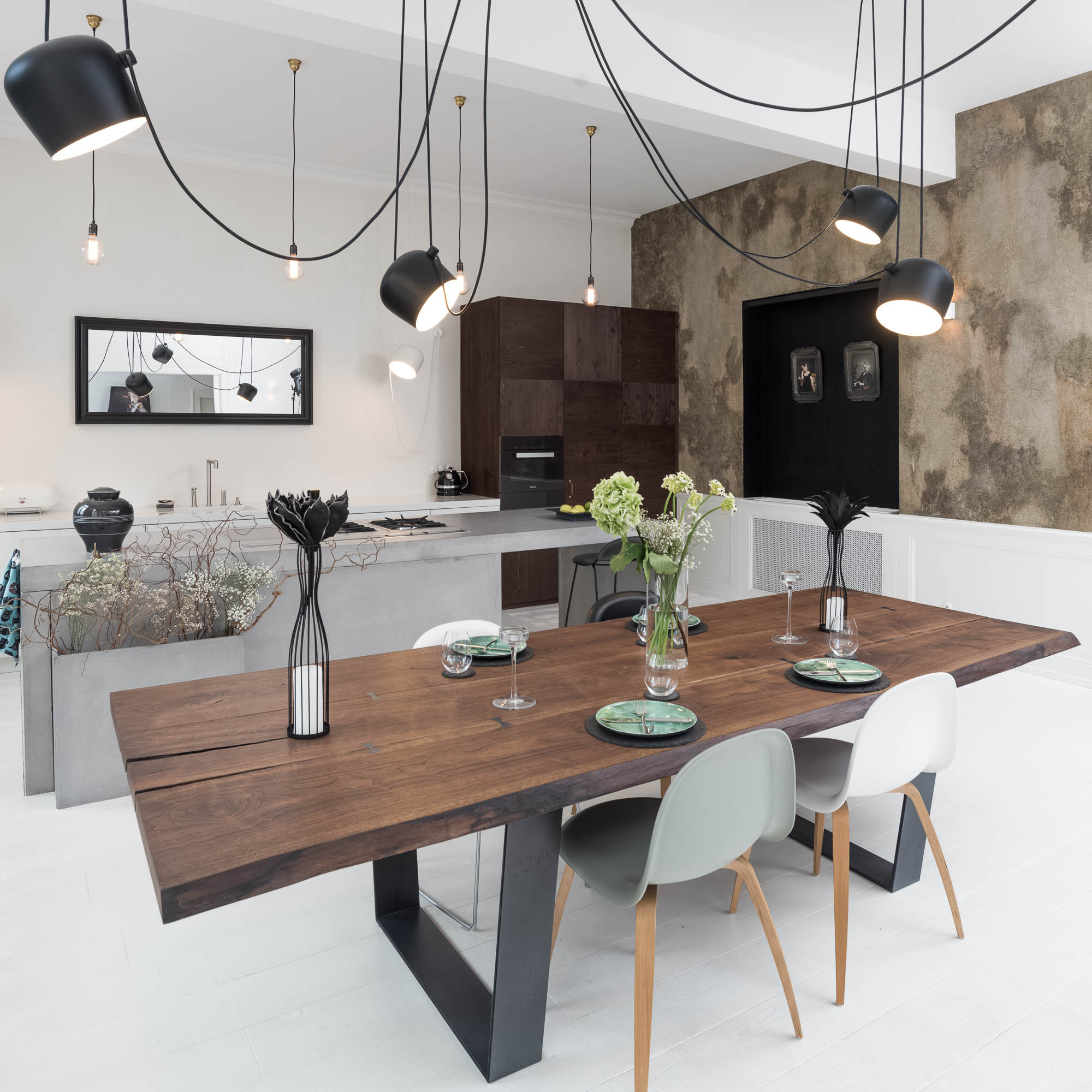 Three-metre solid walnut dining table, designer pendant light and textured decorative wall painting | Art Nouveau apartment interior reconstruction design by OOOOX