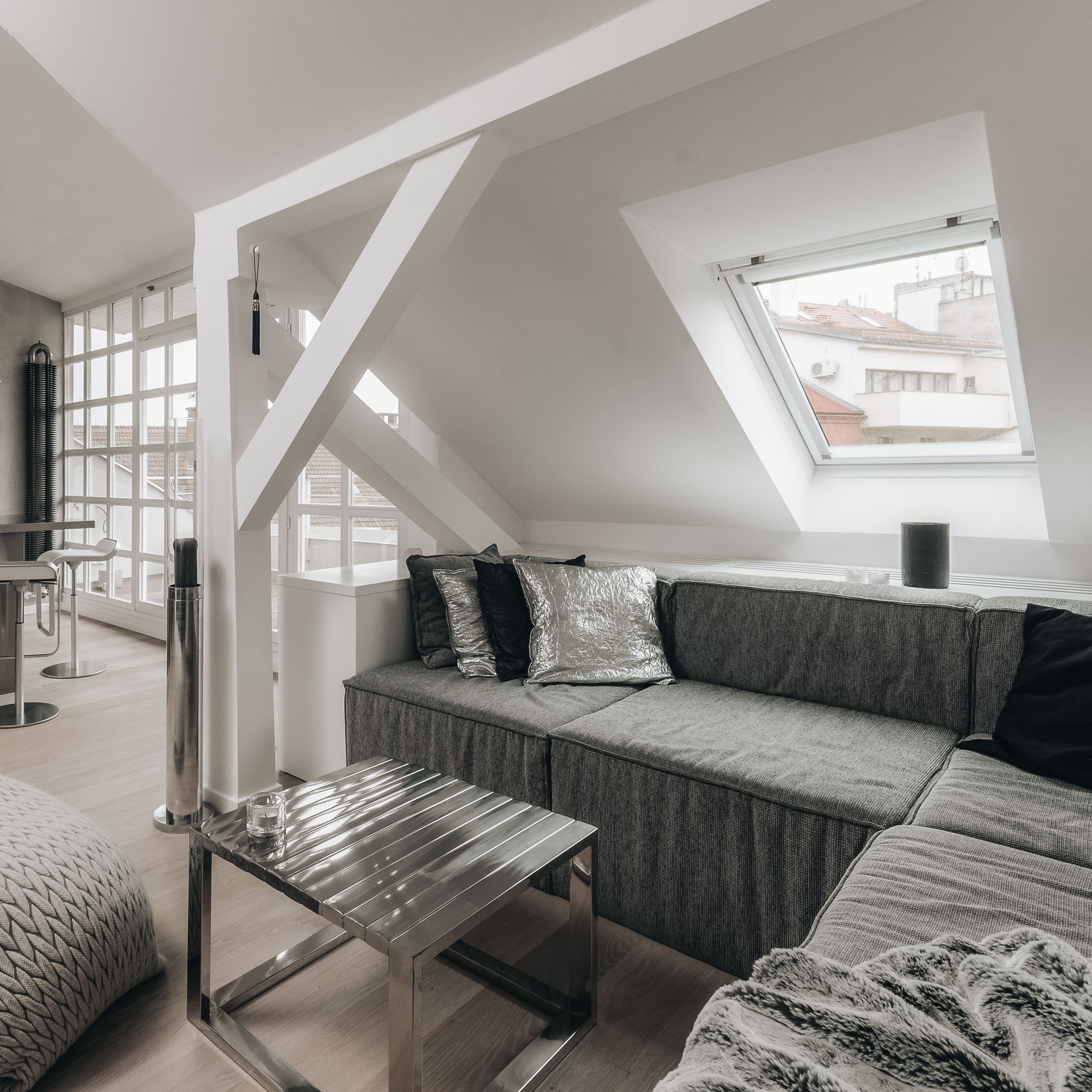 Image - (Portfolio) OSTROVSKÉHO Attic Apartment - 2