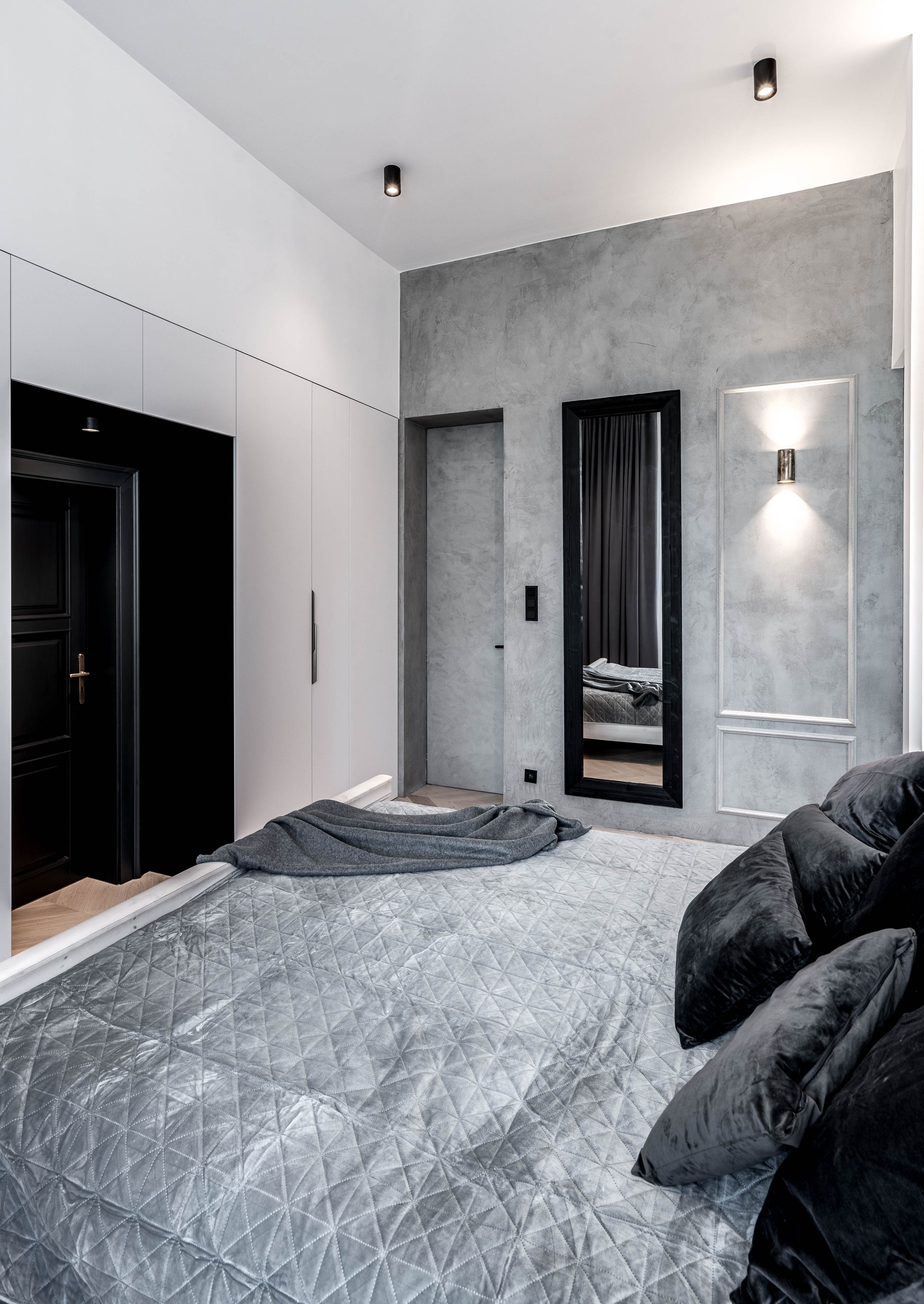 Image - (Gallery) Bedroom in grey - 3