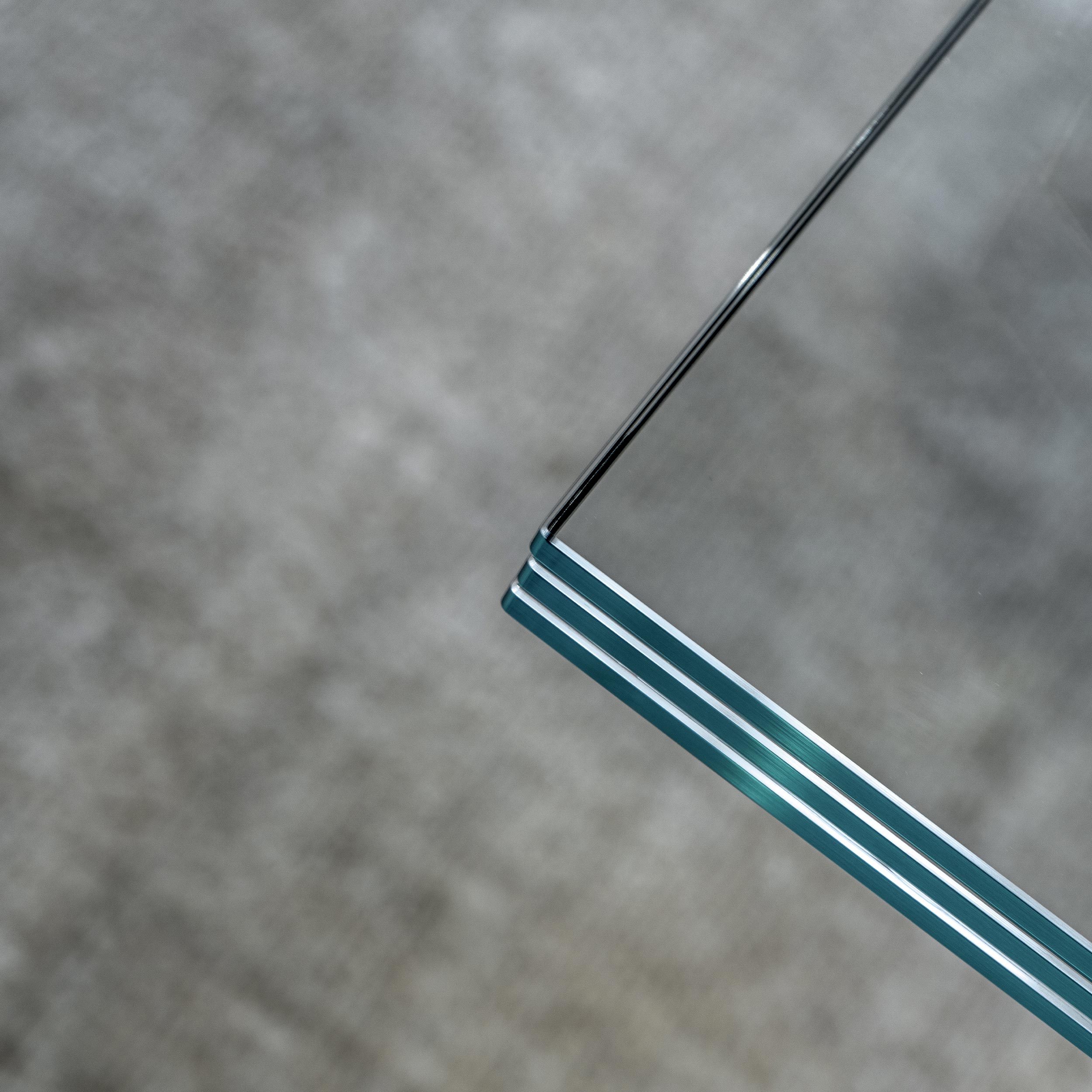 Image - (Gallery) Close-up of a table at the LA TABLE showroom on Pařížská Street - 01
