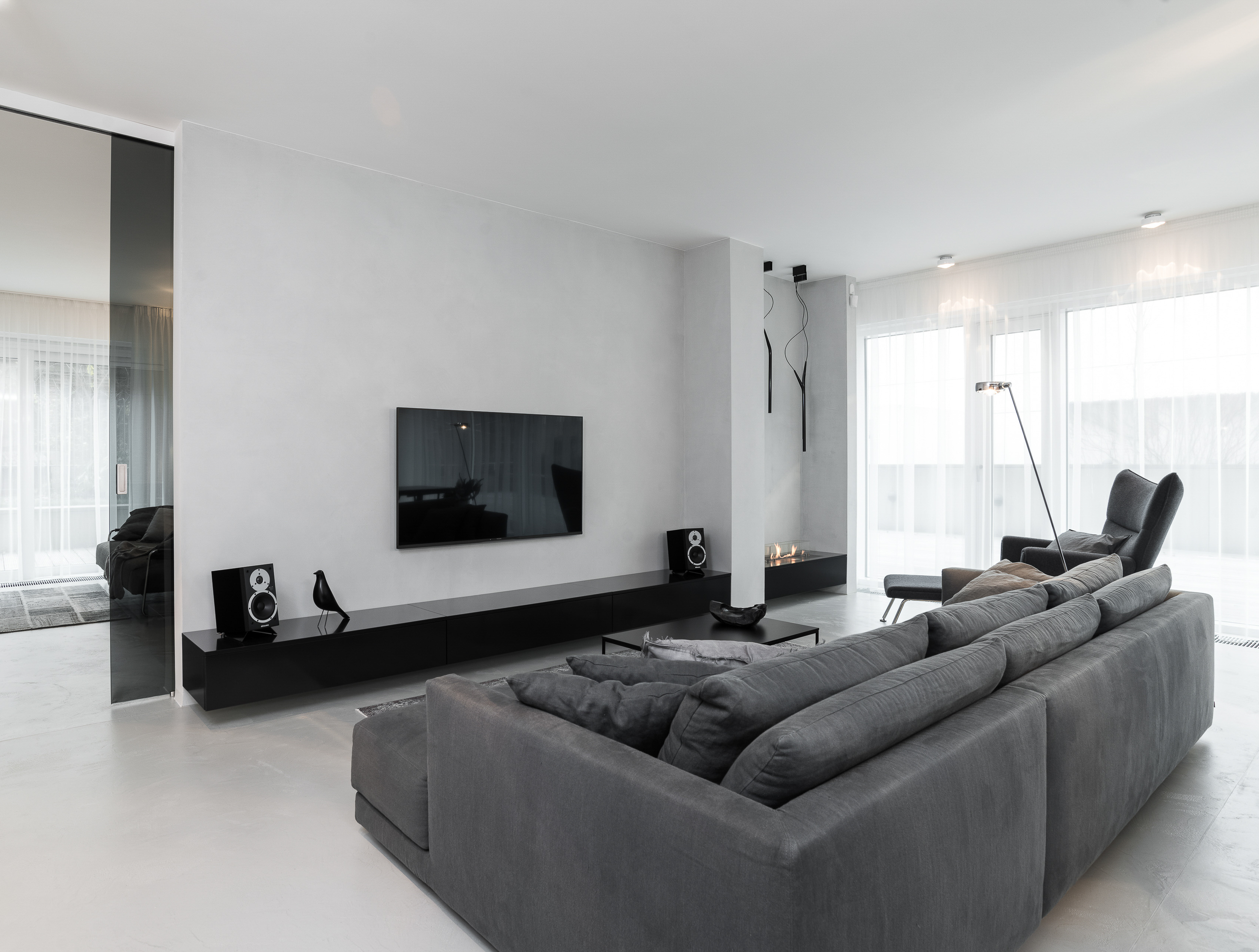 Image - (Gallery) Living room with bio fireplace