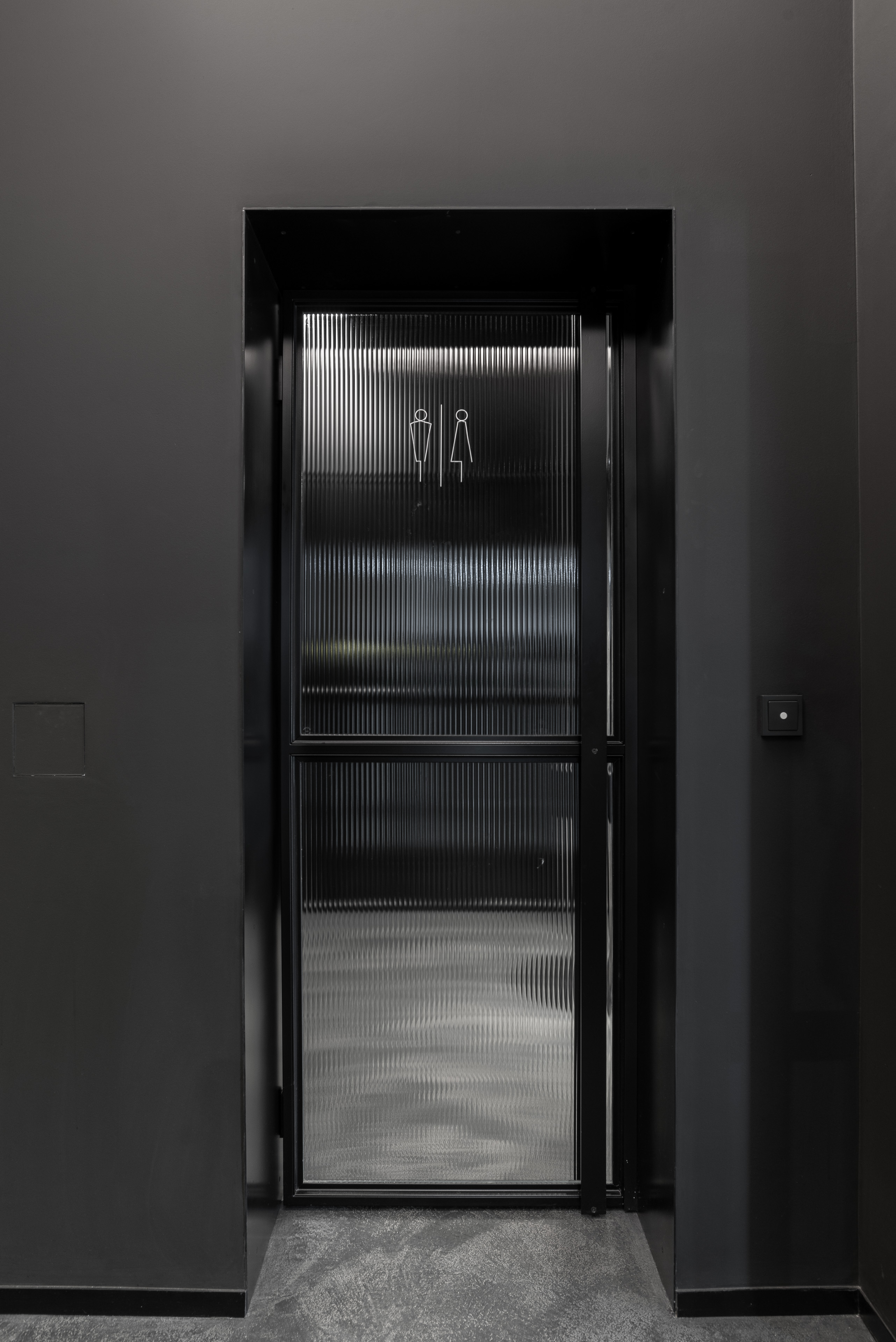 Image - (Gallery) Glass industrial doors