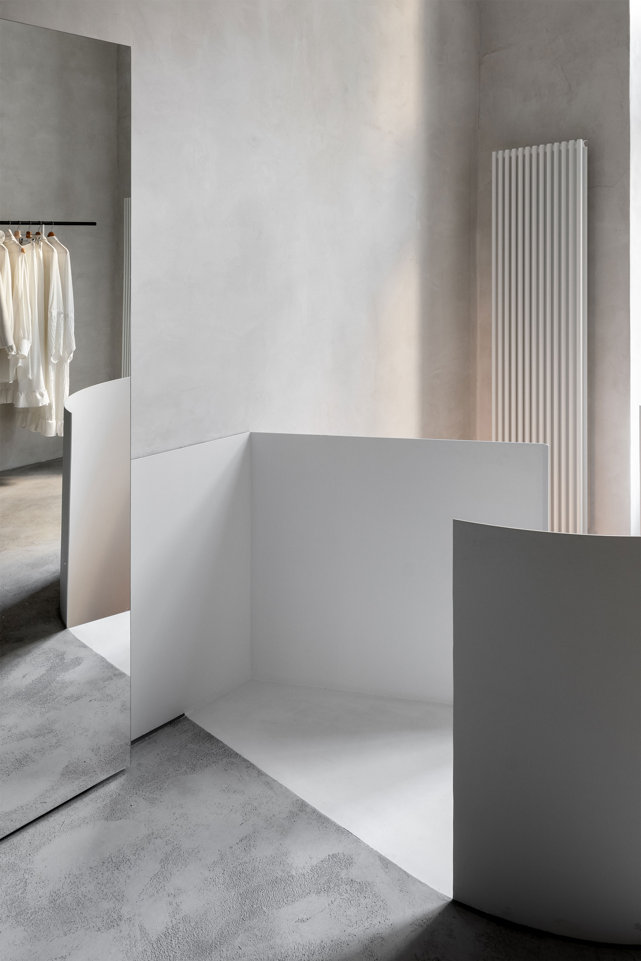 Image - (Gallery) Design boutique in a minimalist style - 01