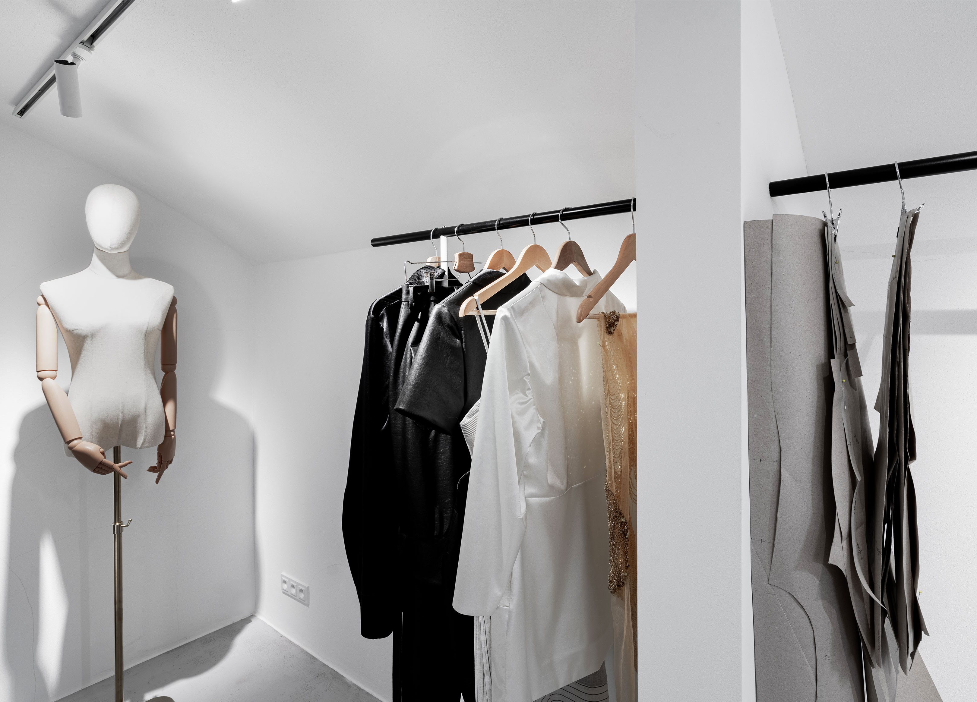 Obrázek - (Galerie) Designovy butik v minimalistickém stylu - 10