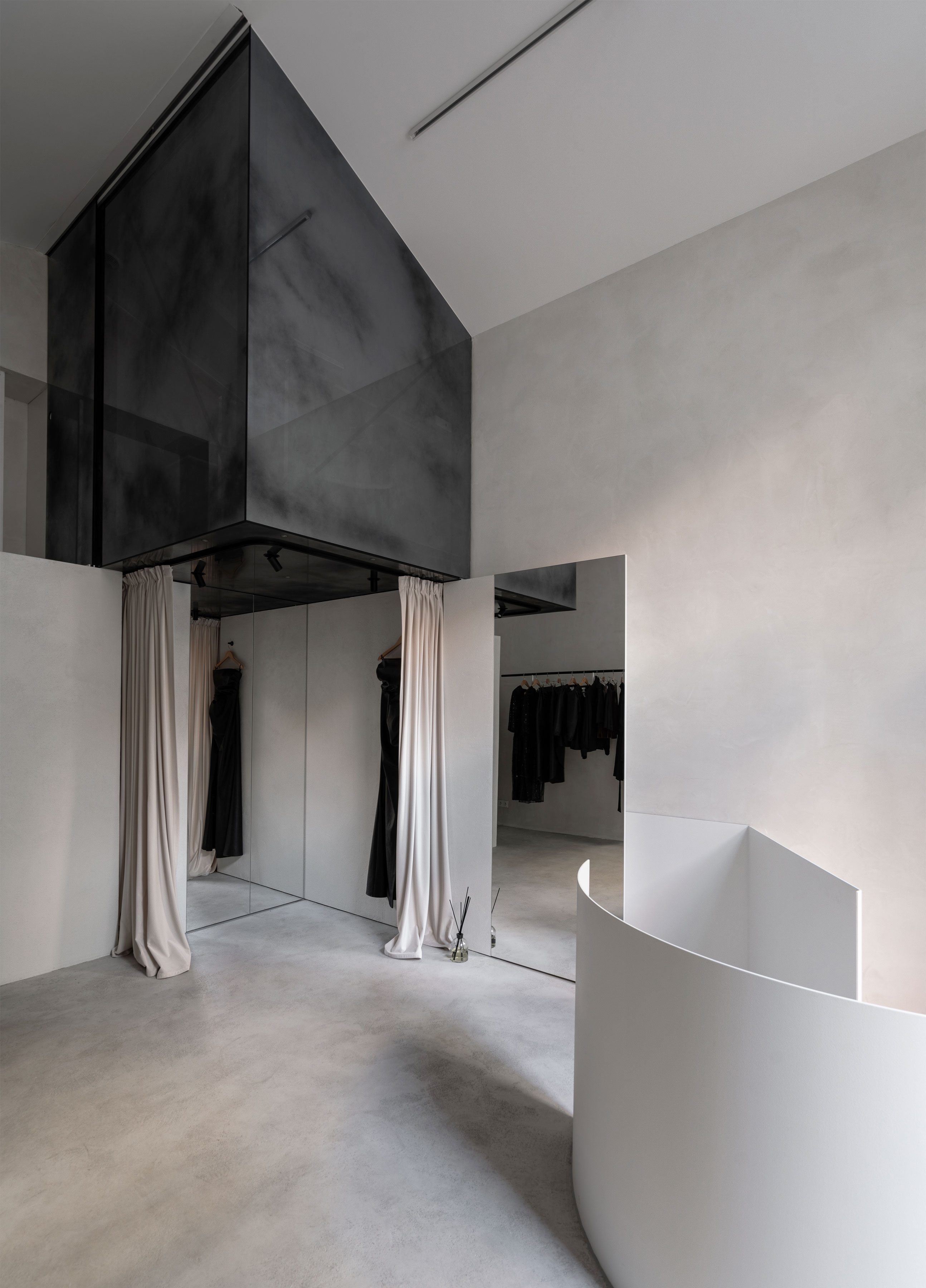 Obrázek - (Galerie) Designovy butik v minimalistickém stylu - 13