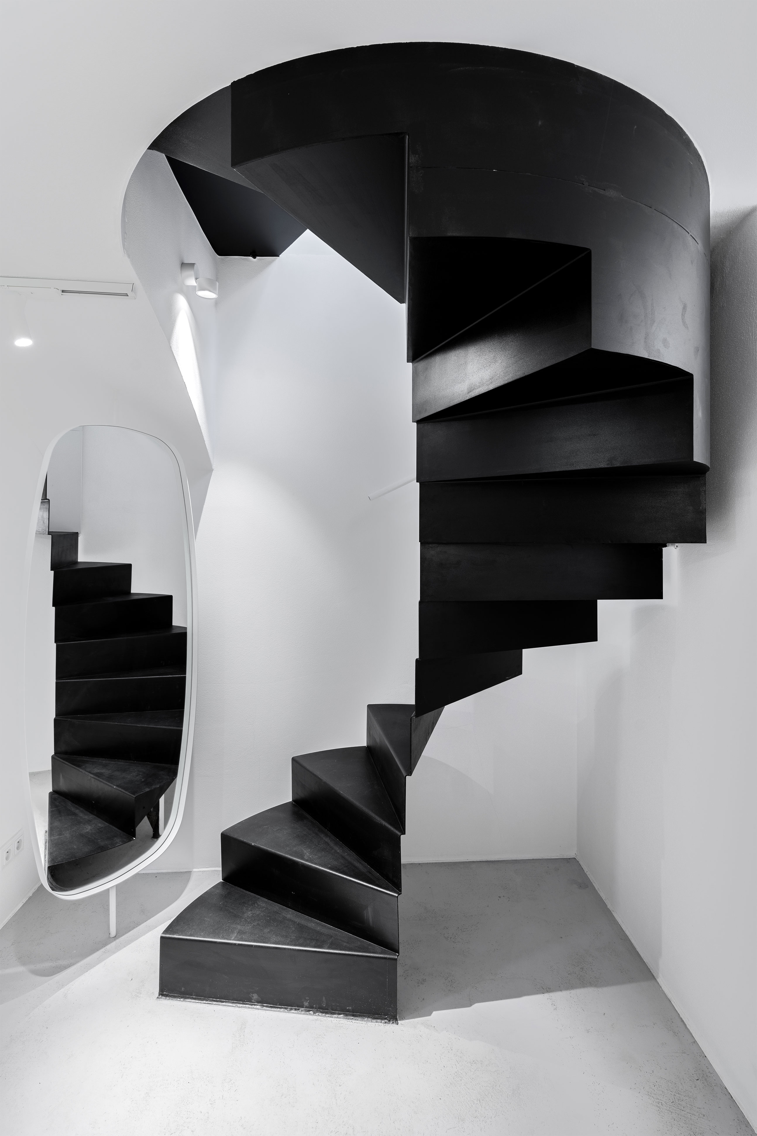 Image - (Gallery) Spiral staircase detail - 03