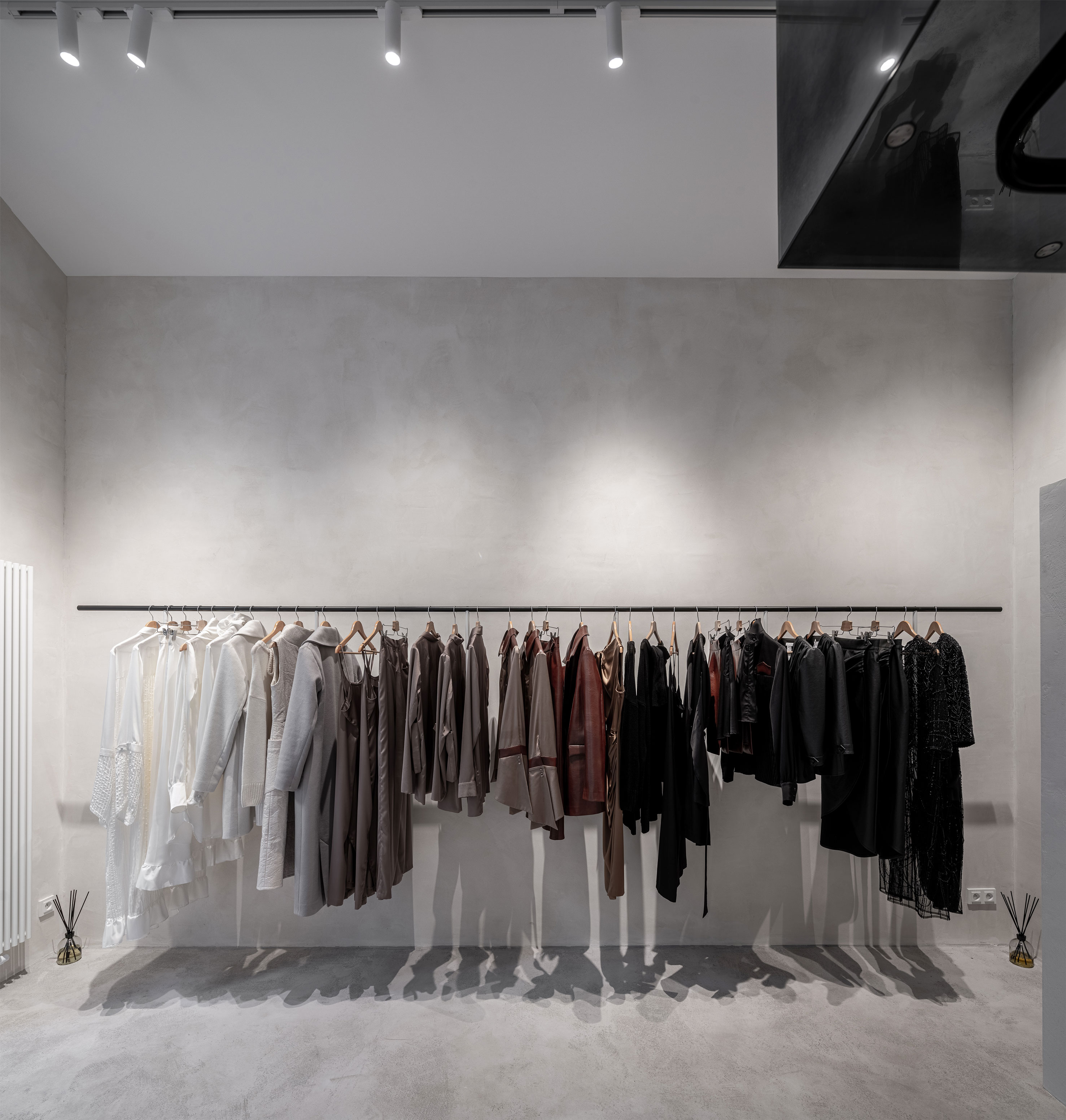 Obrázek - (Galerie) Designovy butik v minimalistickém stylu - 20