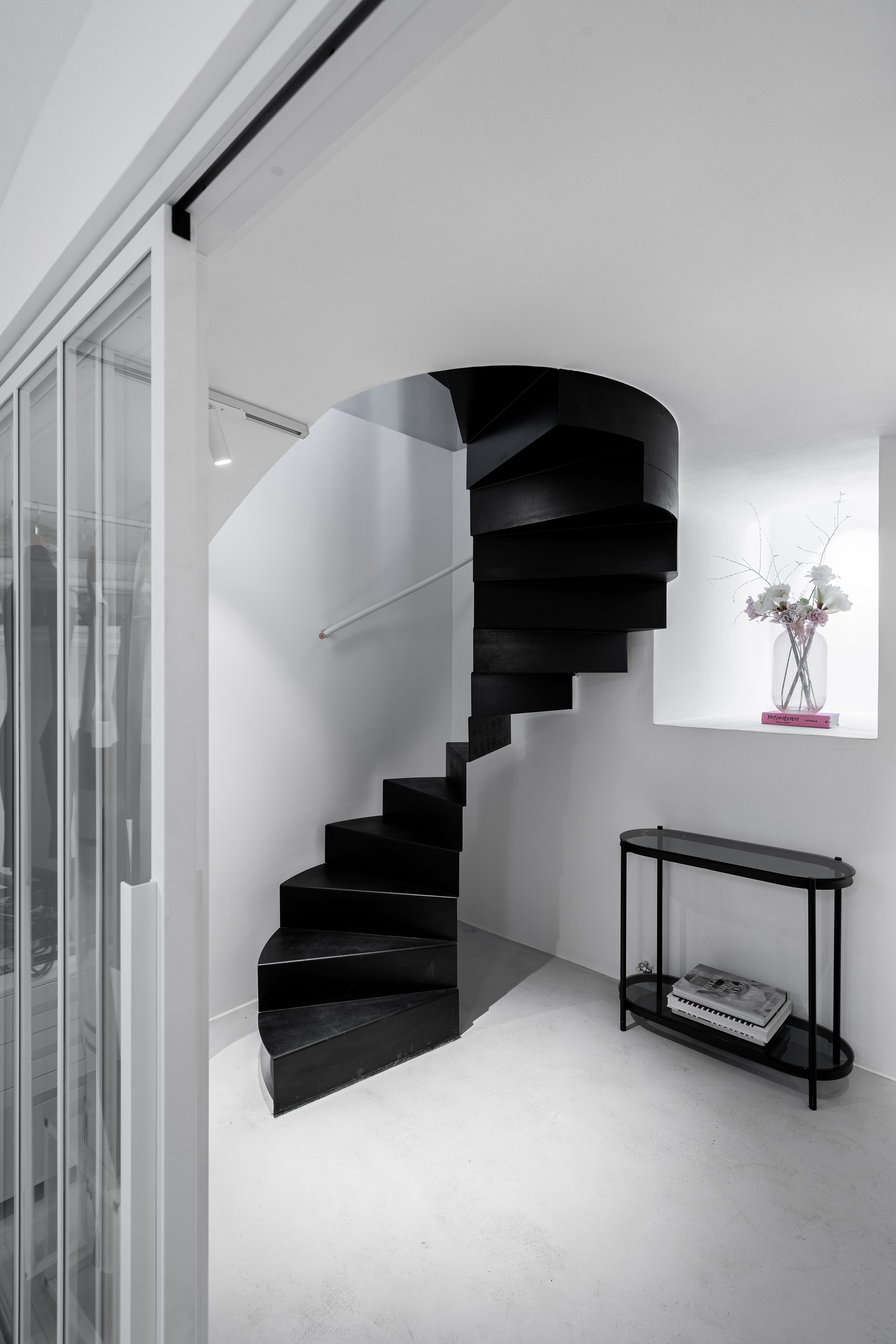 Image - (Gallery) Spiral staircase detail - 09