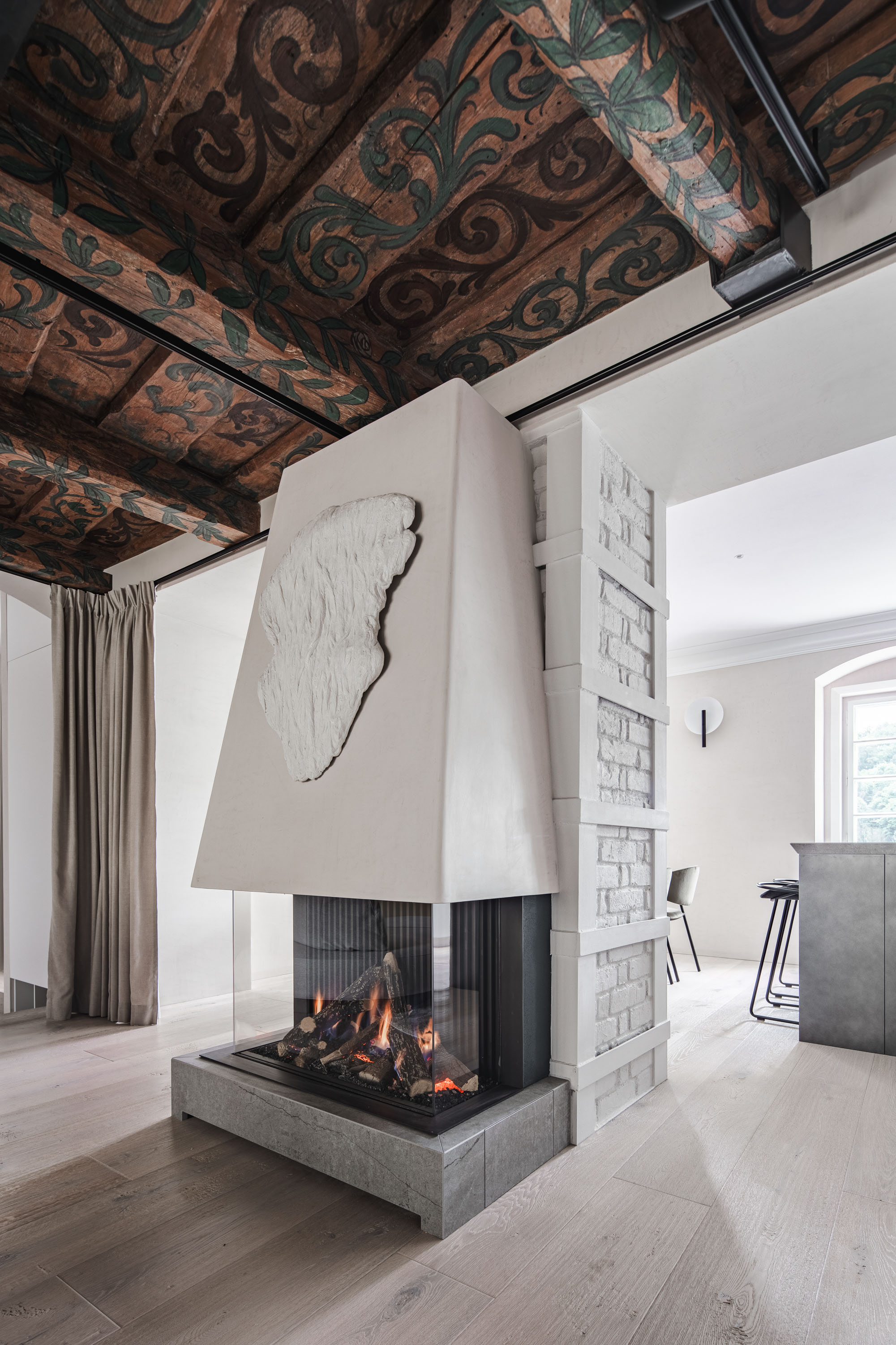 Image - (Gallery) Historic apartment with a fireplace