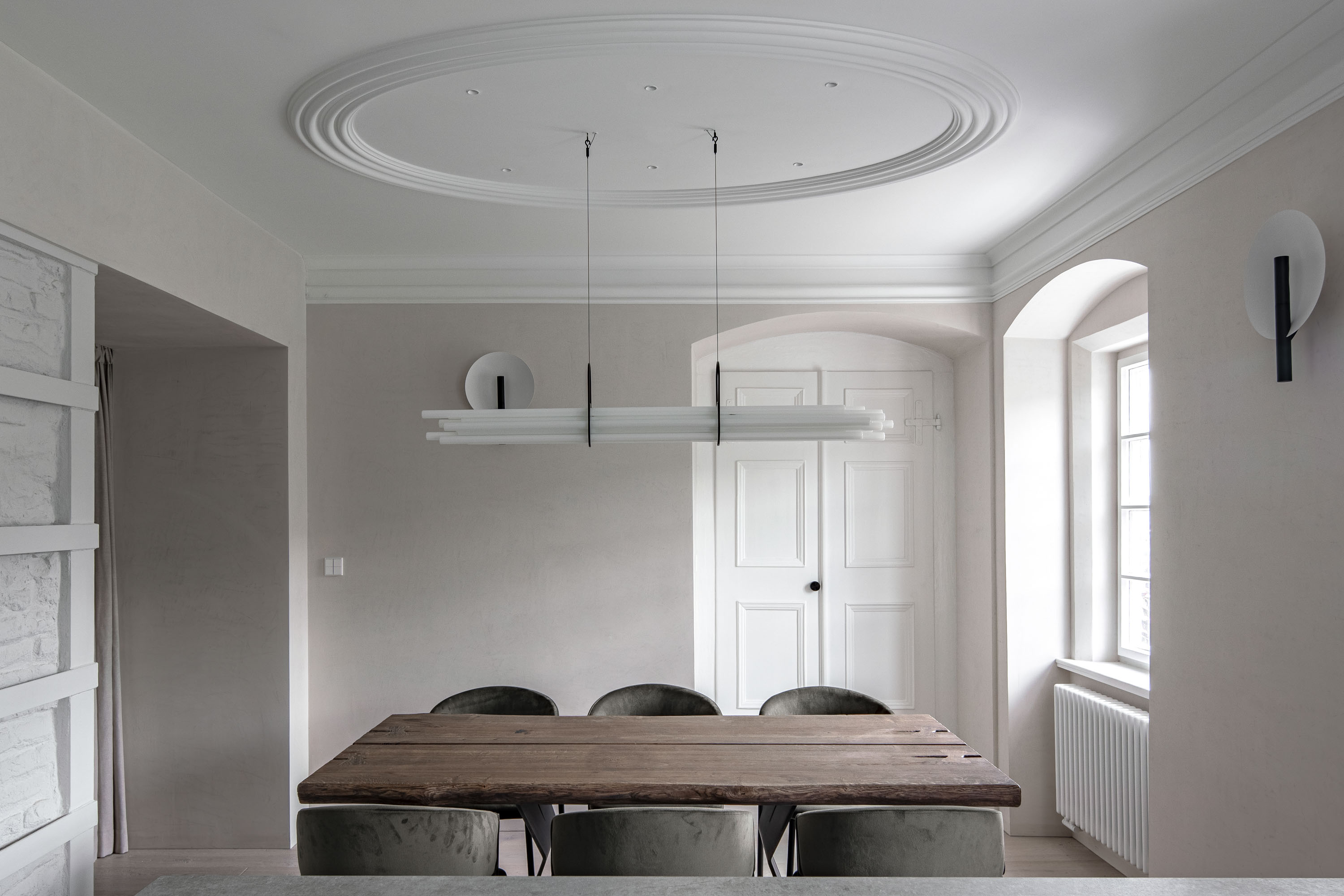 Obrázek - (Galerie) Jídelna s designovým světlem
