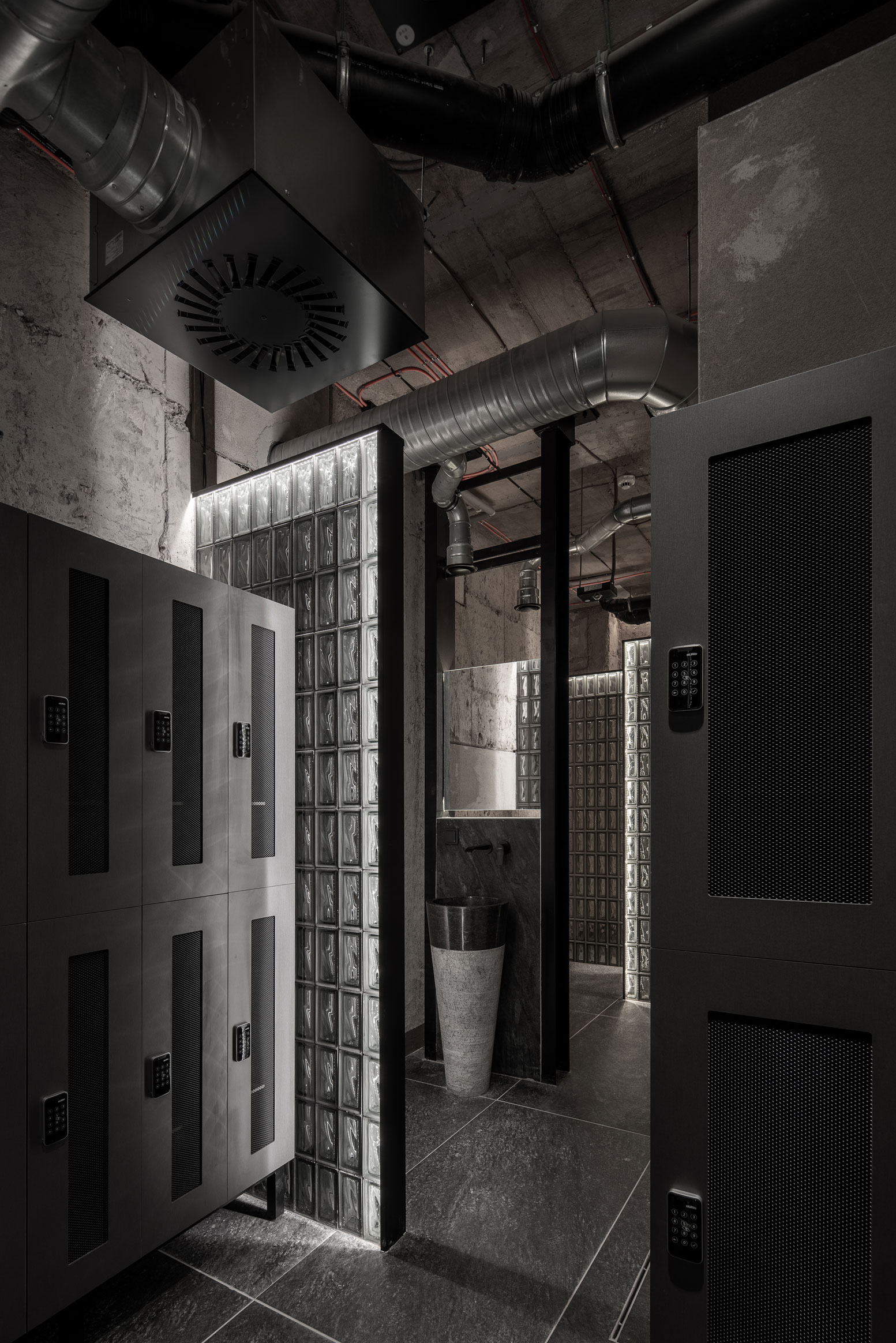 Obrázek - (Galerie) Šatna v industriálním stylu - 05