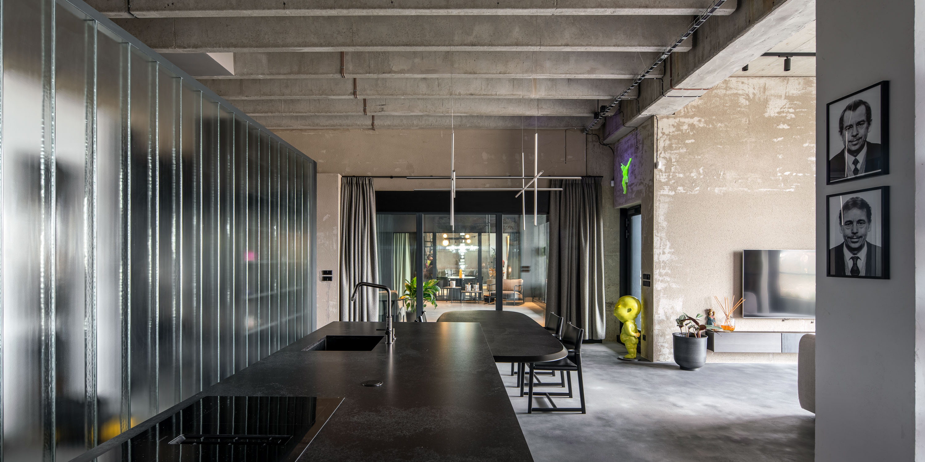 Obrázek - (Galerie) Obývací prostor industriálního loftu