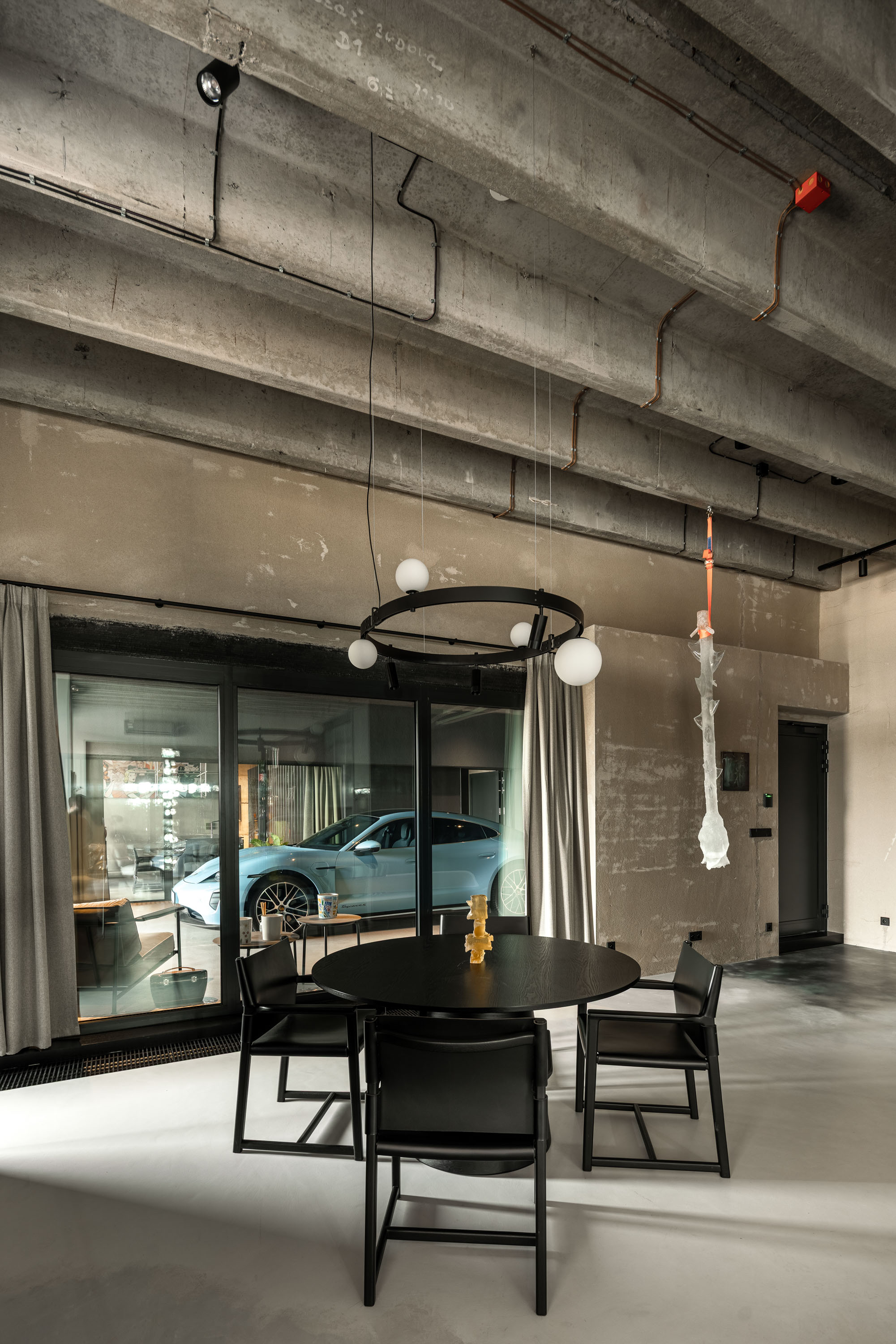 Image - (Gallery) Dining area of the Vanguard loft apartment