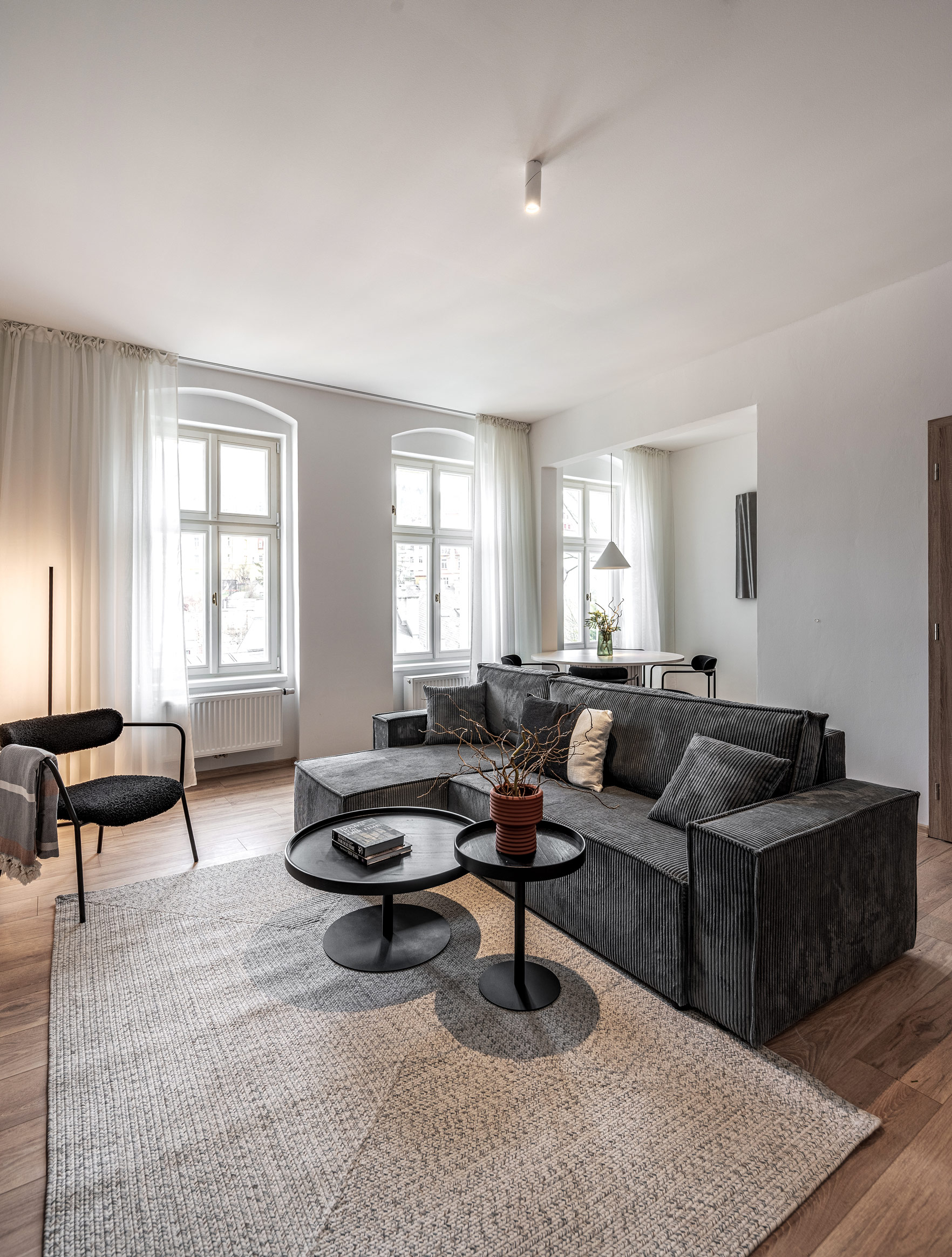 Obrázek - (Galerie) Hotelový apartmán v minimalistickém stylu - 06