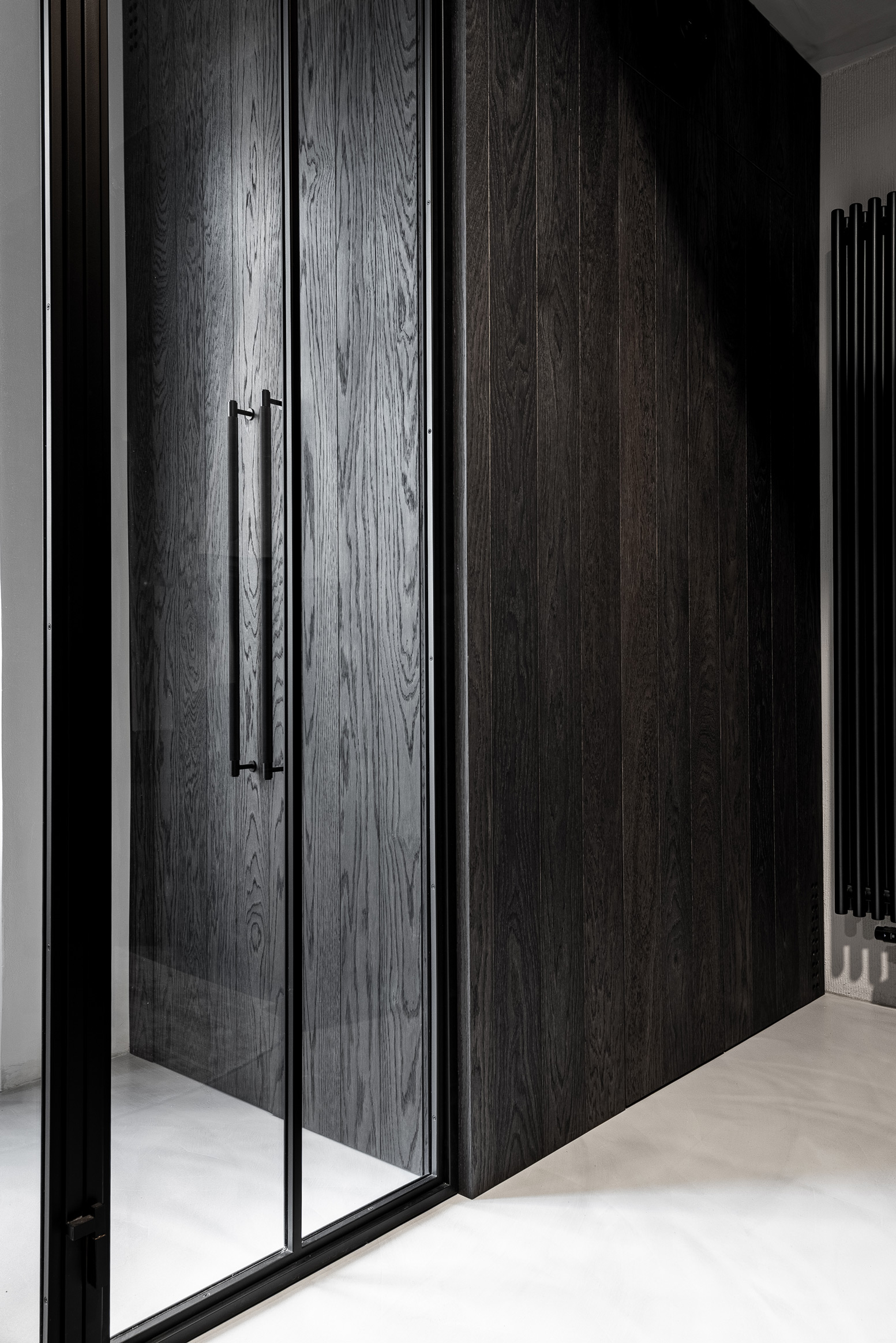 Image - (Gallery) Real estate office in a minimalist style - 16